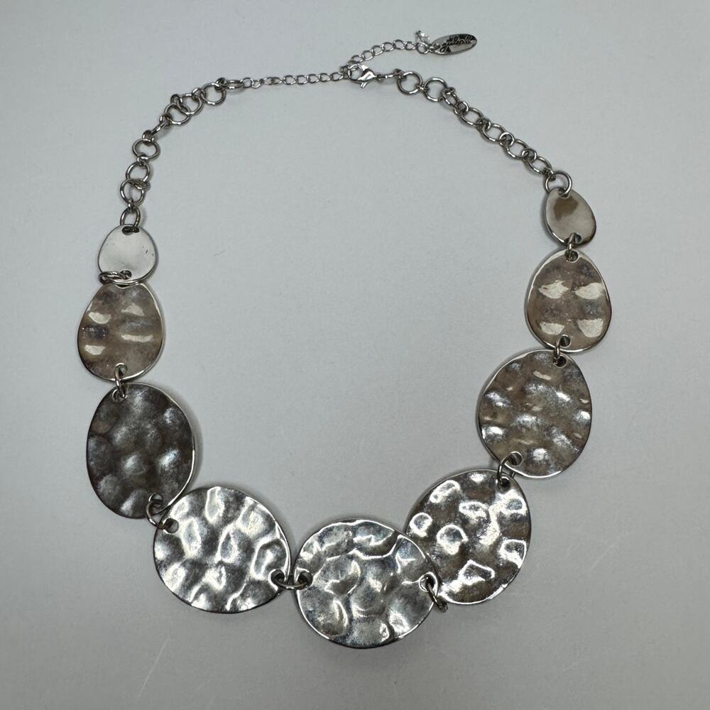 VNTG Jules B. Silver Tone Hammered Disc Bib Statement Necklace Graduated Collar - Picture 2 of 5